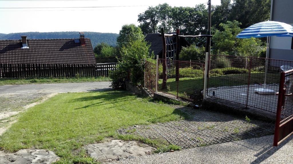 Apartments Michovka Koberovy Екстер'єр фото